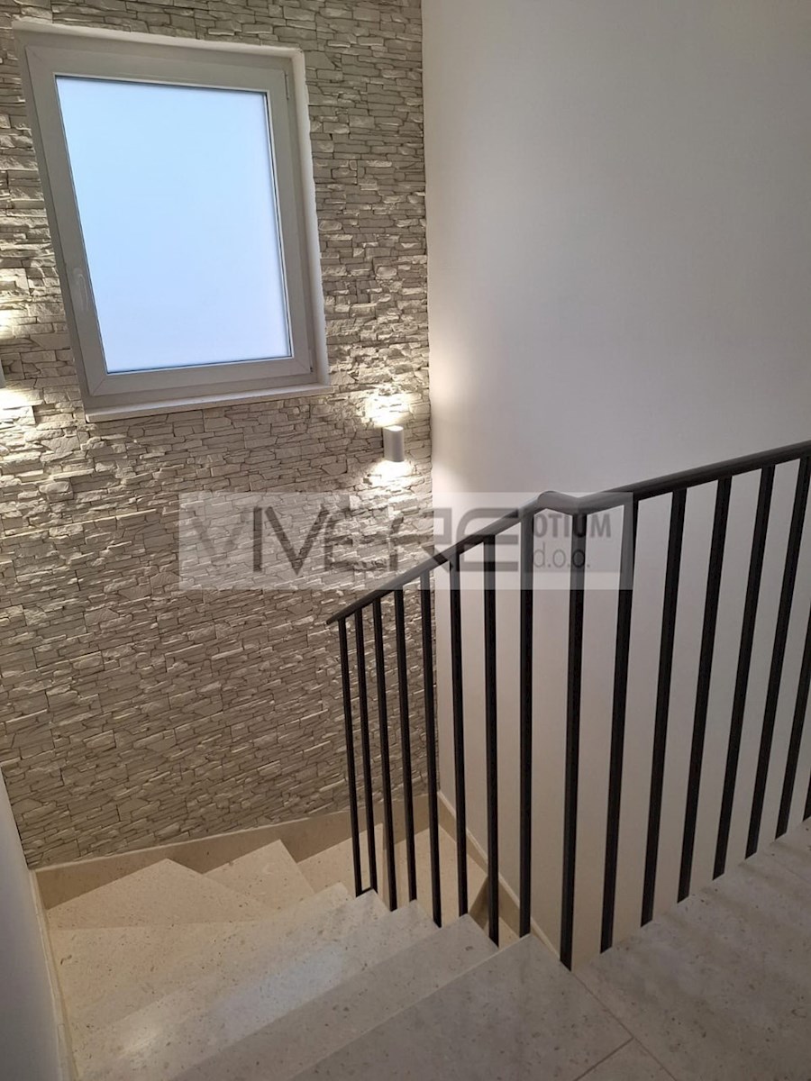 Maison À vendre - ŠIBENSKO-KNINSKA PRIMOŠTEN