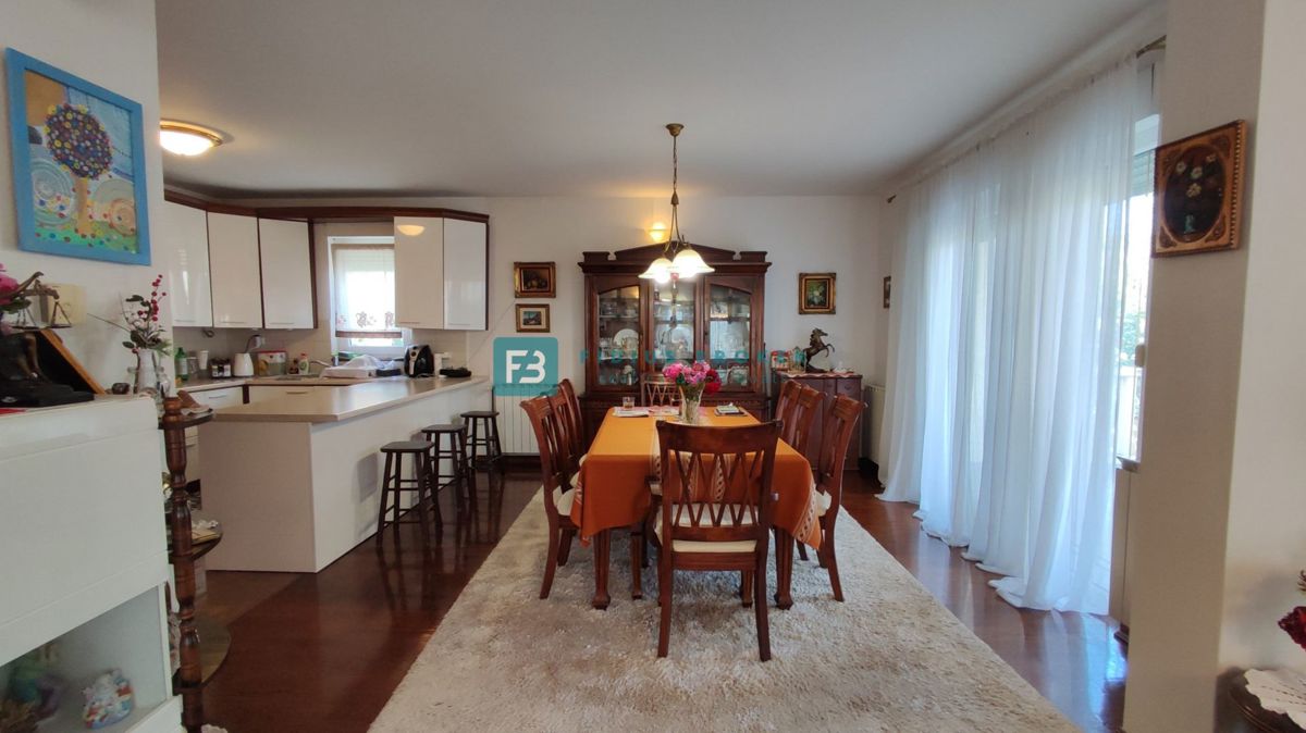 Casa In vendita - ŠIBENSKO-KNINSKA VODICE