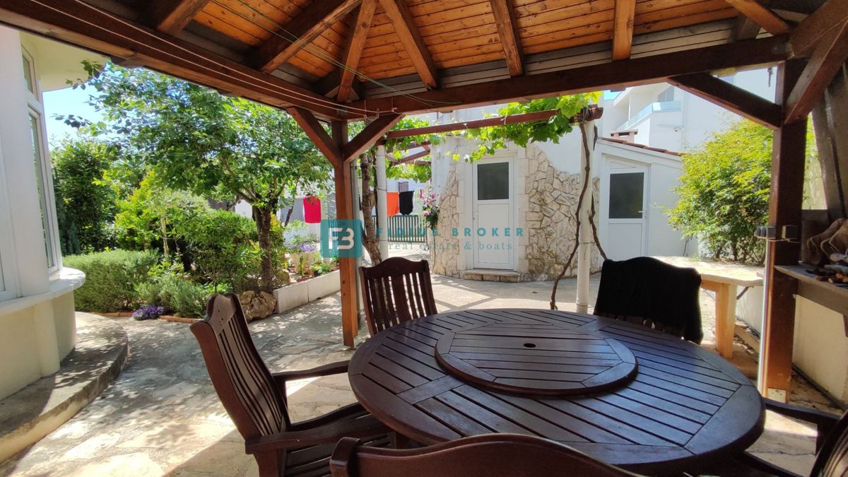 Casa In vendita - ŠIBENSKO-KNINSKA VODICE