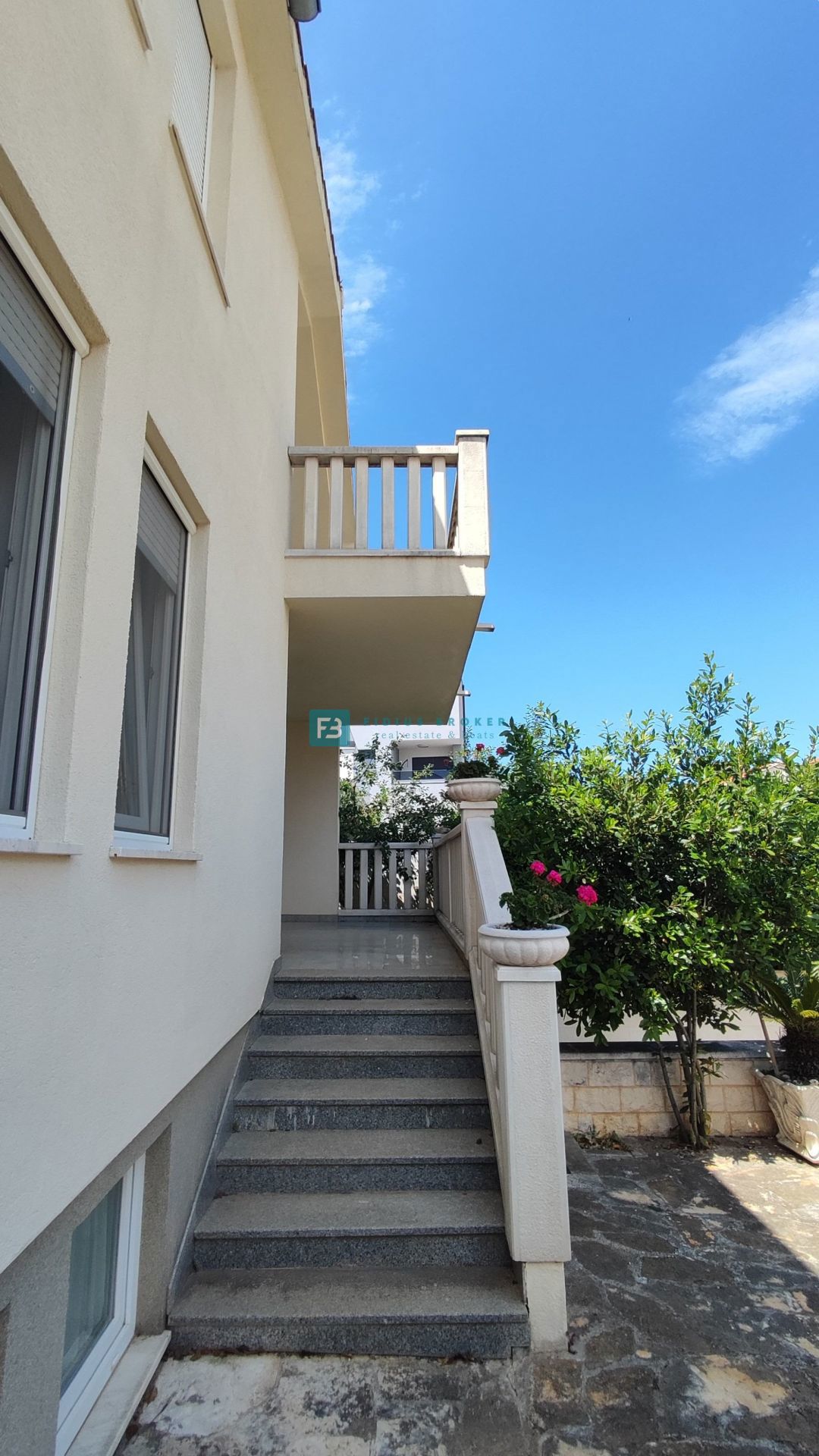 Casa In vendita - ŠIBENSKO-KNINSKA VODICE