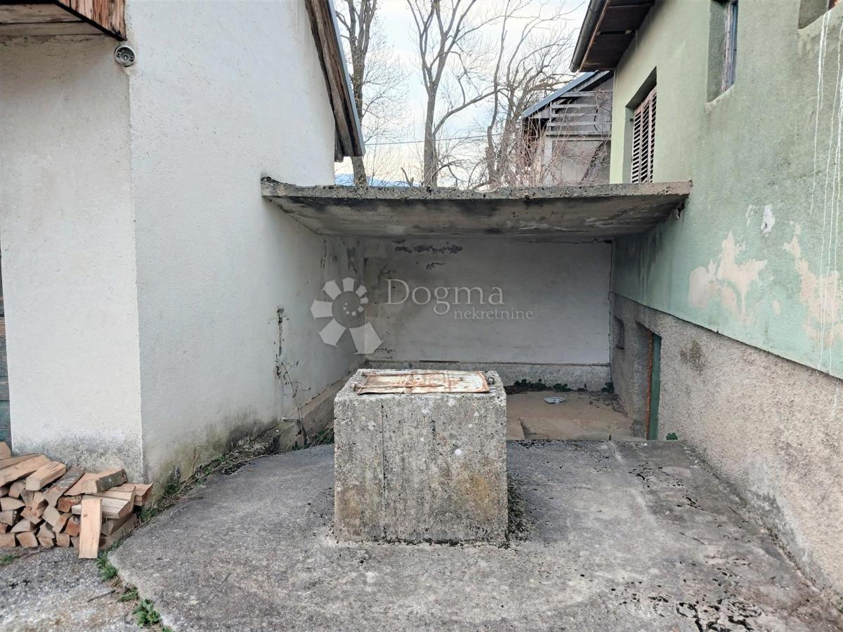 Maison À vendre - LIČKO-SENJSKA DONJI LAPAC