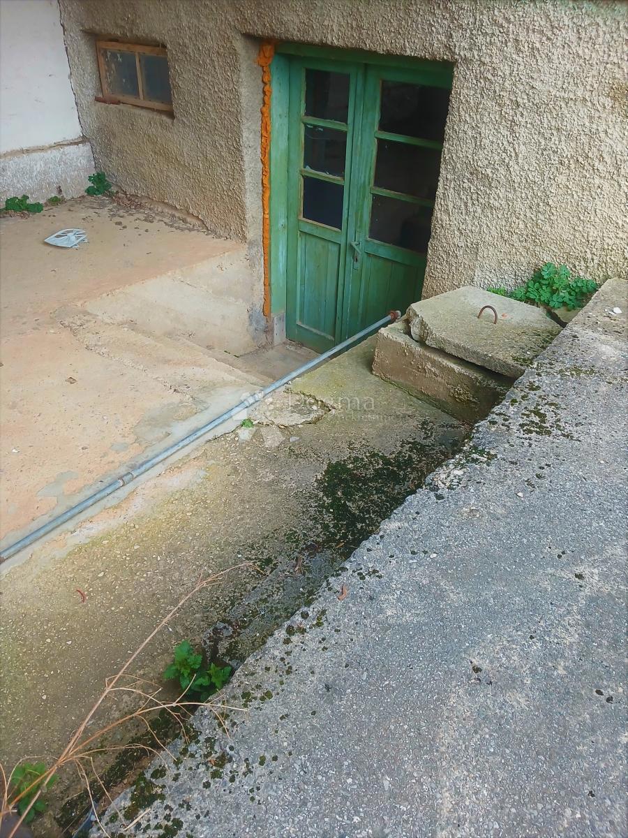 Maison À vendre - LIČKO-SENJSKA DONJI LAPAC