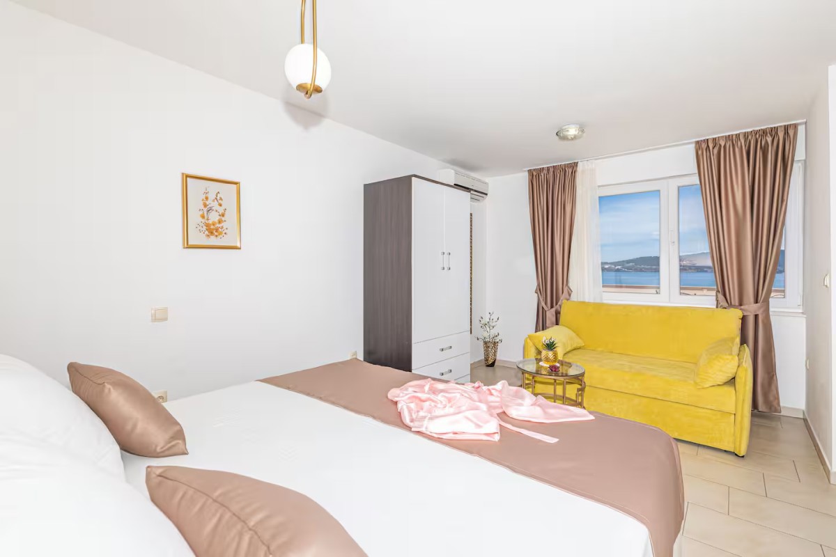 Casa In vendita - SPLITSKO-DALMATINSKA KAŠTELA