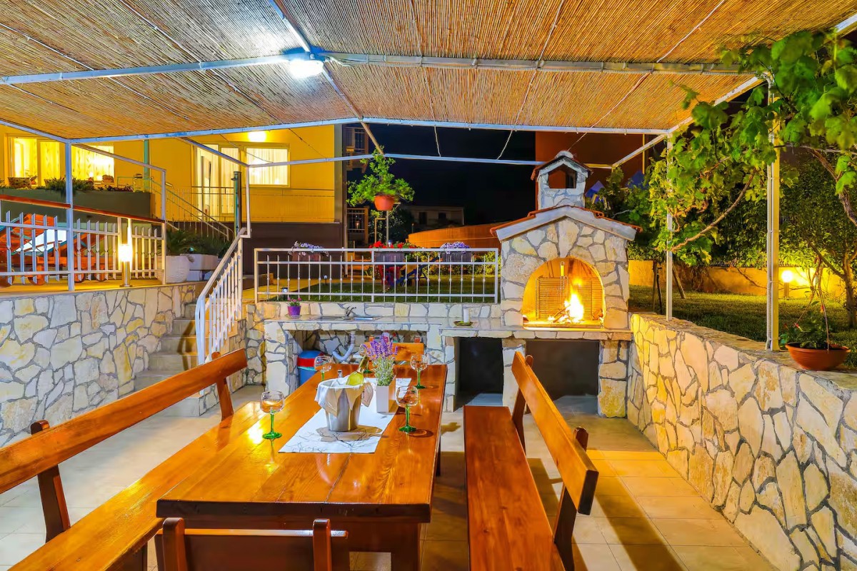 Casa In vendita - SPLITSKO-DALMATINSKA KAŠTELA