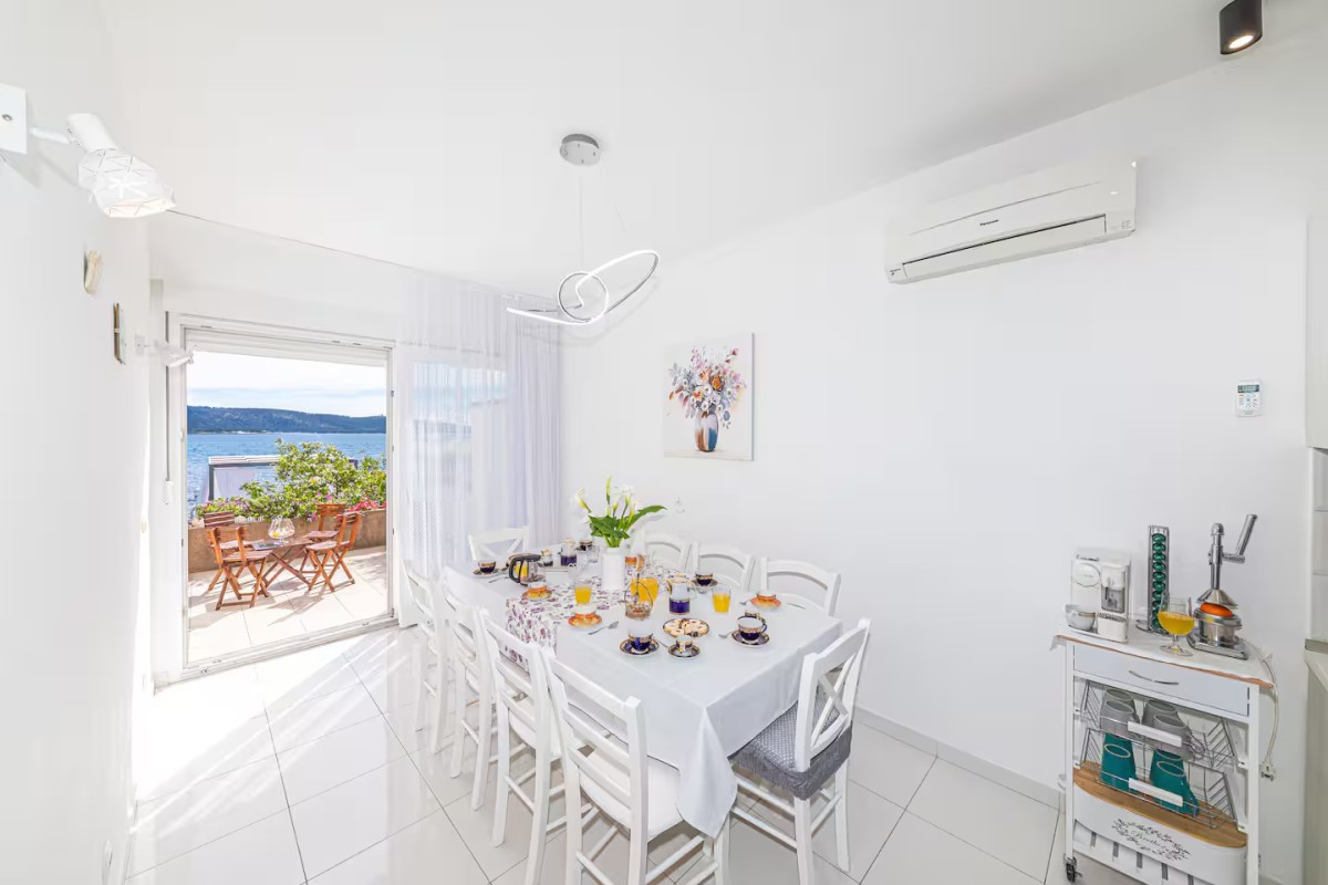 Casa In vendita - SPLITSKO-DALMATINSKA KAŠTELA