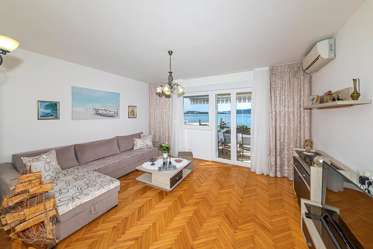 Casa In vendita - SPLITSKO-DALMATINSKA KAŠTELA
