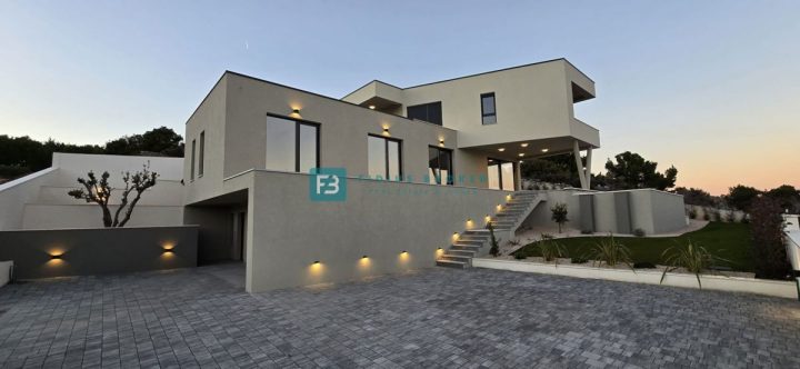 Dom na predaj 260 m² – Murter