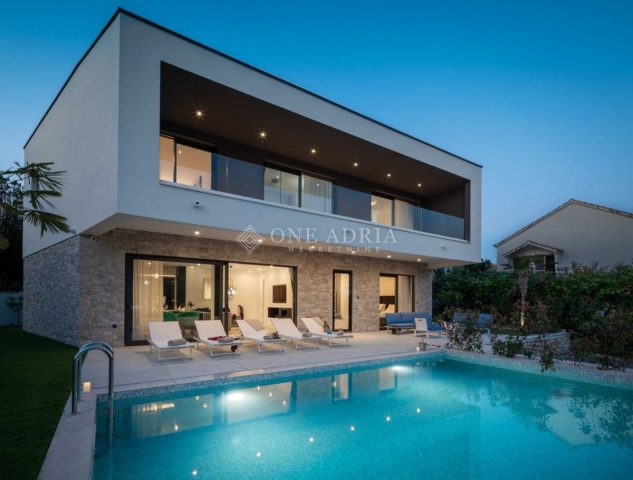 Dom na predaj 220 m² – Rogoznica