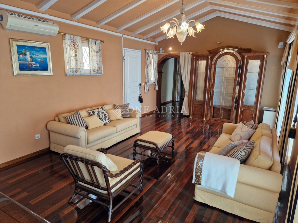 Hiša Na predaj - PRIMORSKO-GORANSKA OPATIJA