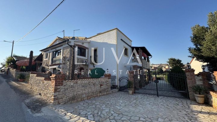 Dům na prodej 580 m² – Višnjan