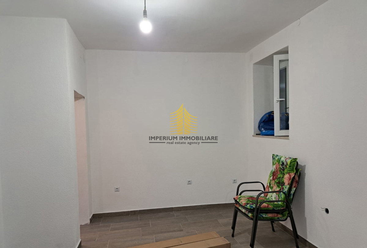 Poslovni prostor Za najam - SPLITSKO-DALMATINSKA BRAČ