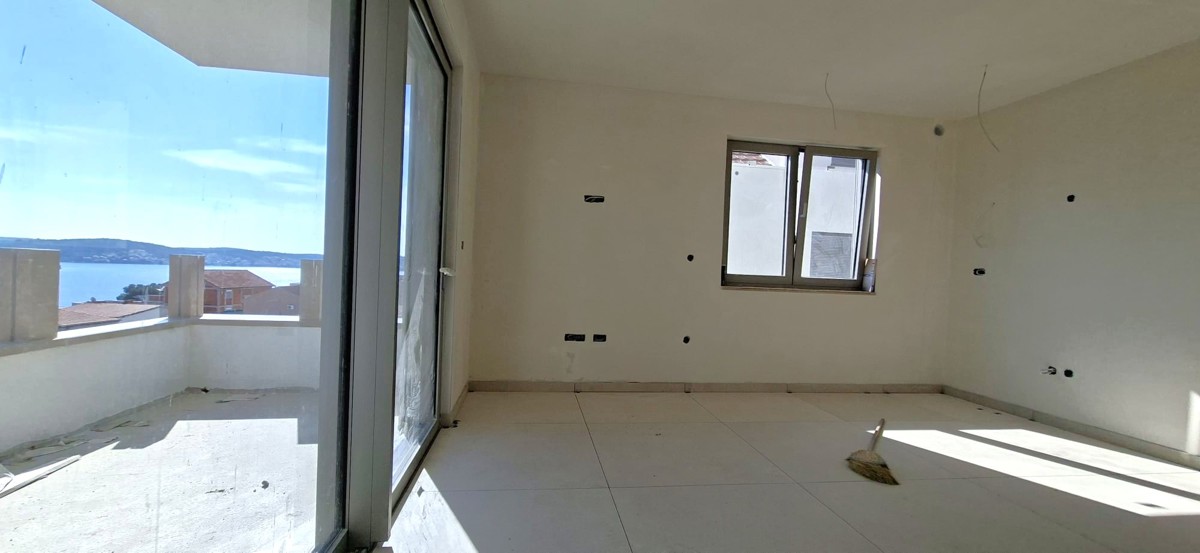 Flat For sale - ŠIBENSKO-KNINSKA ROGOZNICA
