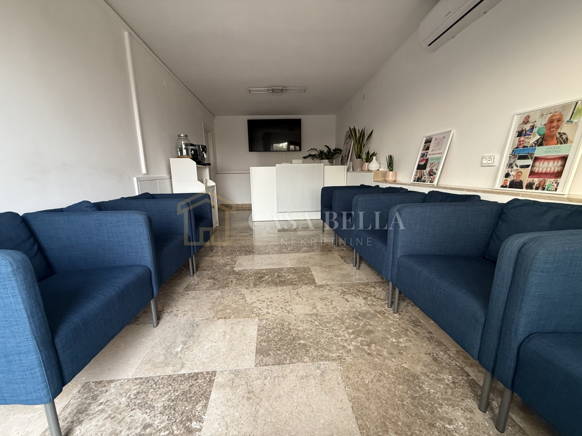 Locaux commerciaux À vendre - Primorsko-goranska Rijeka - foto 2/16