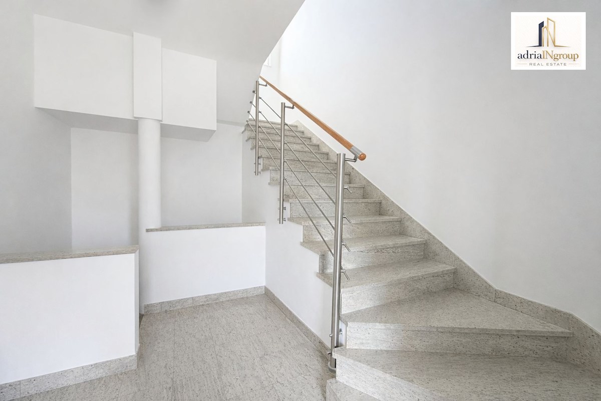 House For sale - SPLITSKO-DALMATINSKA PODSTRANA
