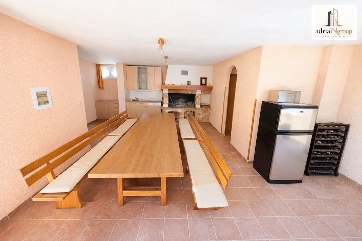 House For sale - SPLITSKO-DALMATINSKA PODSTRANA