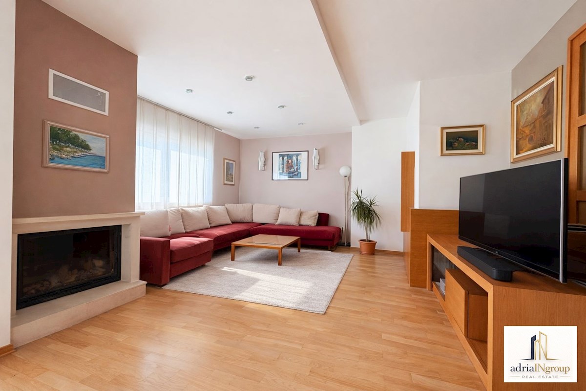 House For sale - SPLITSKO-DALMATINSKA PODSTRANA