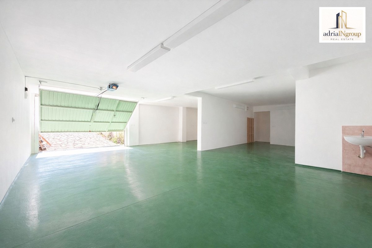 House For sale - SPLITSKO-DALMATINSKA PODSTRANA