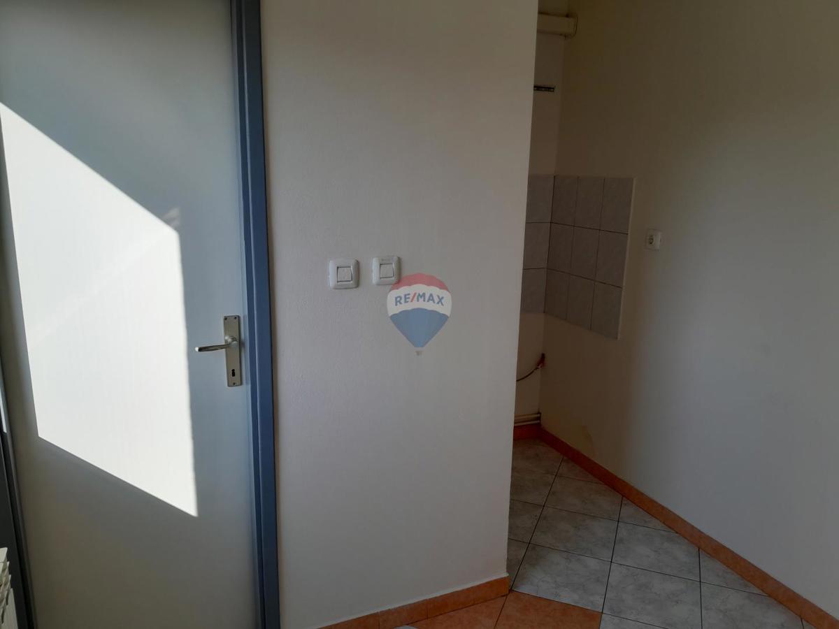 Poslovni prostor Za najam - ISTARSKA MARČANA