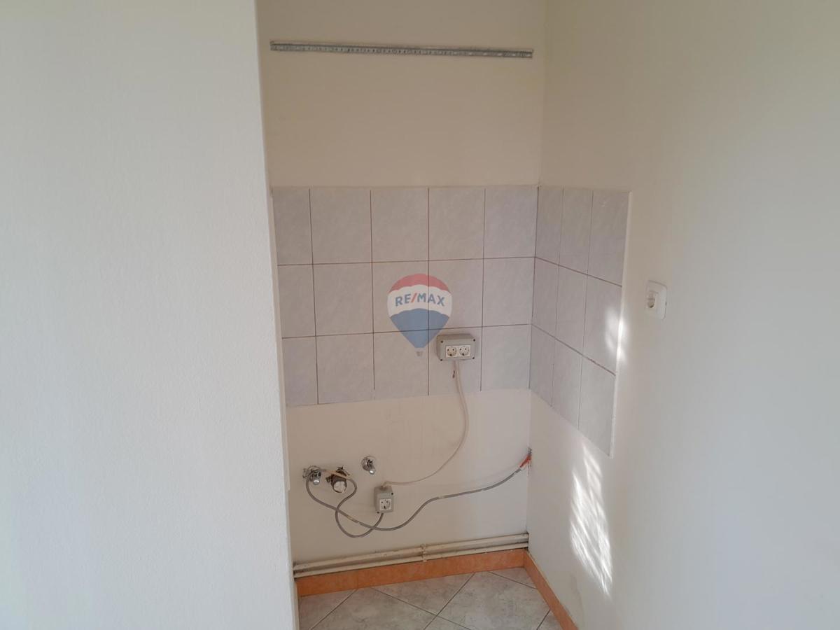 Poslovni prostor Za najam - ISTARSKA MARČANA
