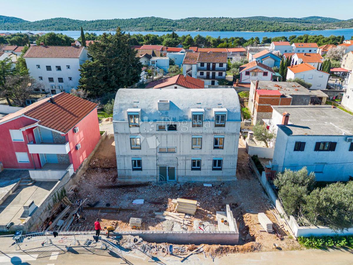 Appartement À vendre - ŠIBENSKO-KNINSKA PIROVAC