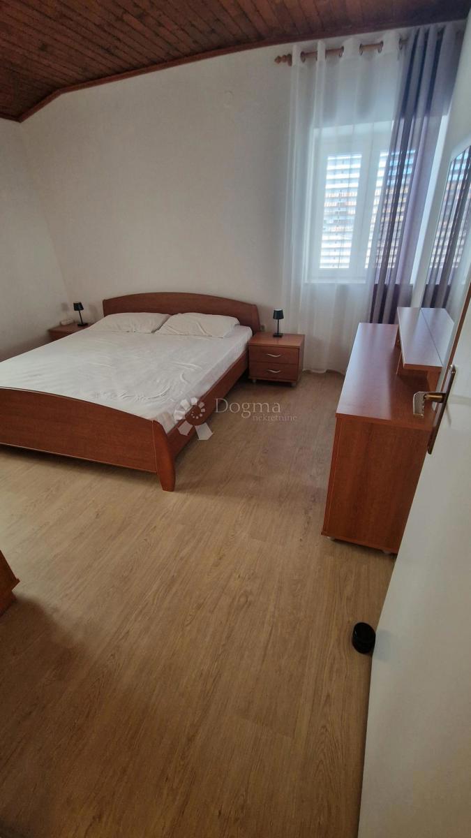 Apartma Za najem - SPLITSKO-DALMATINSKA KAŠTELA