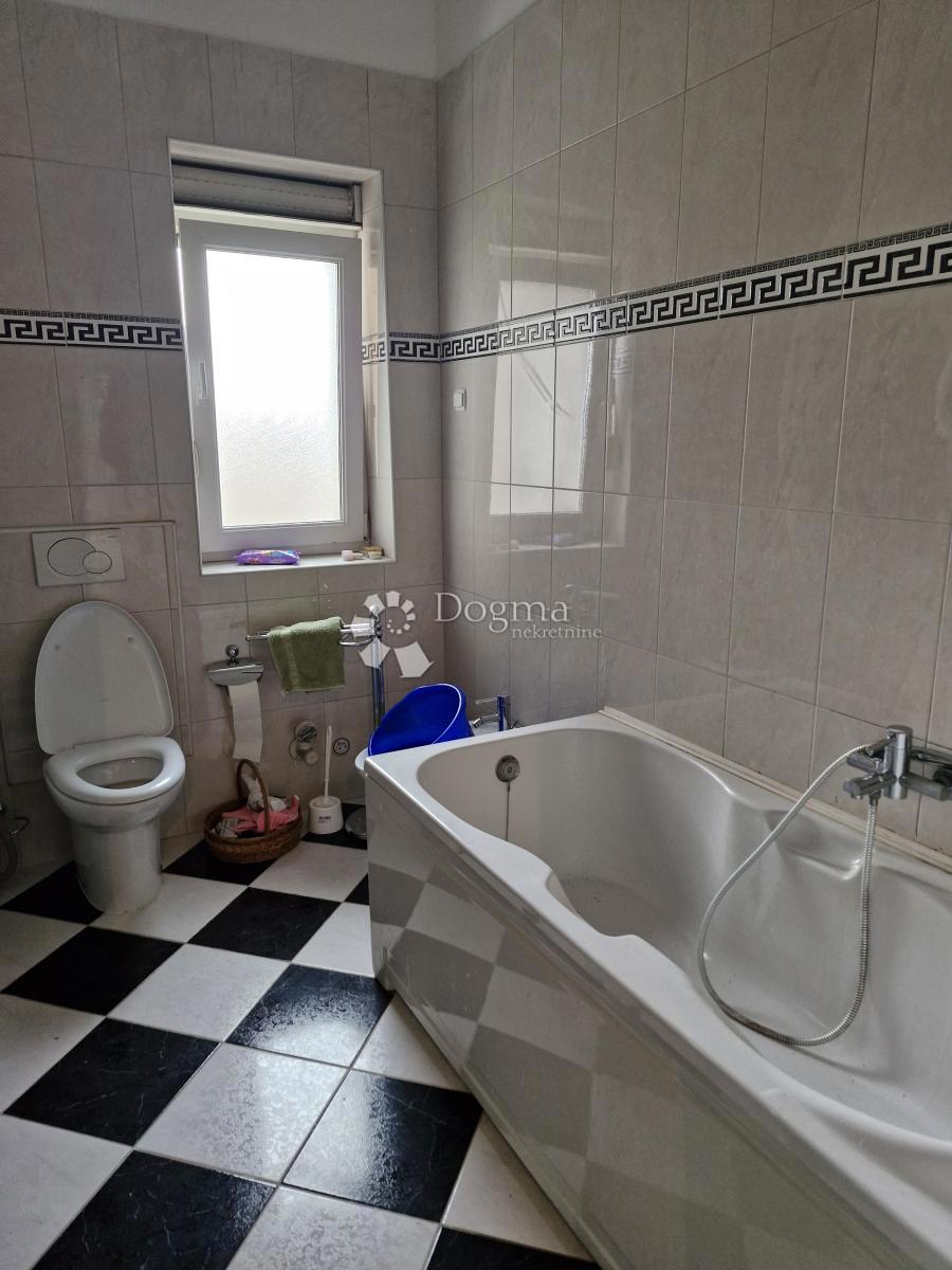 Flat For rent - SPLITSKO-DALMATINSKA SPLIT