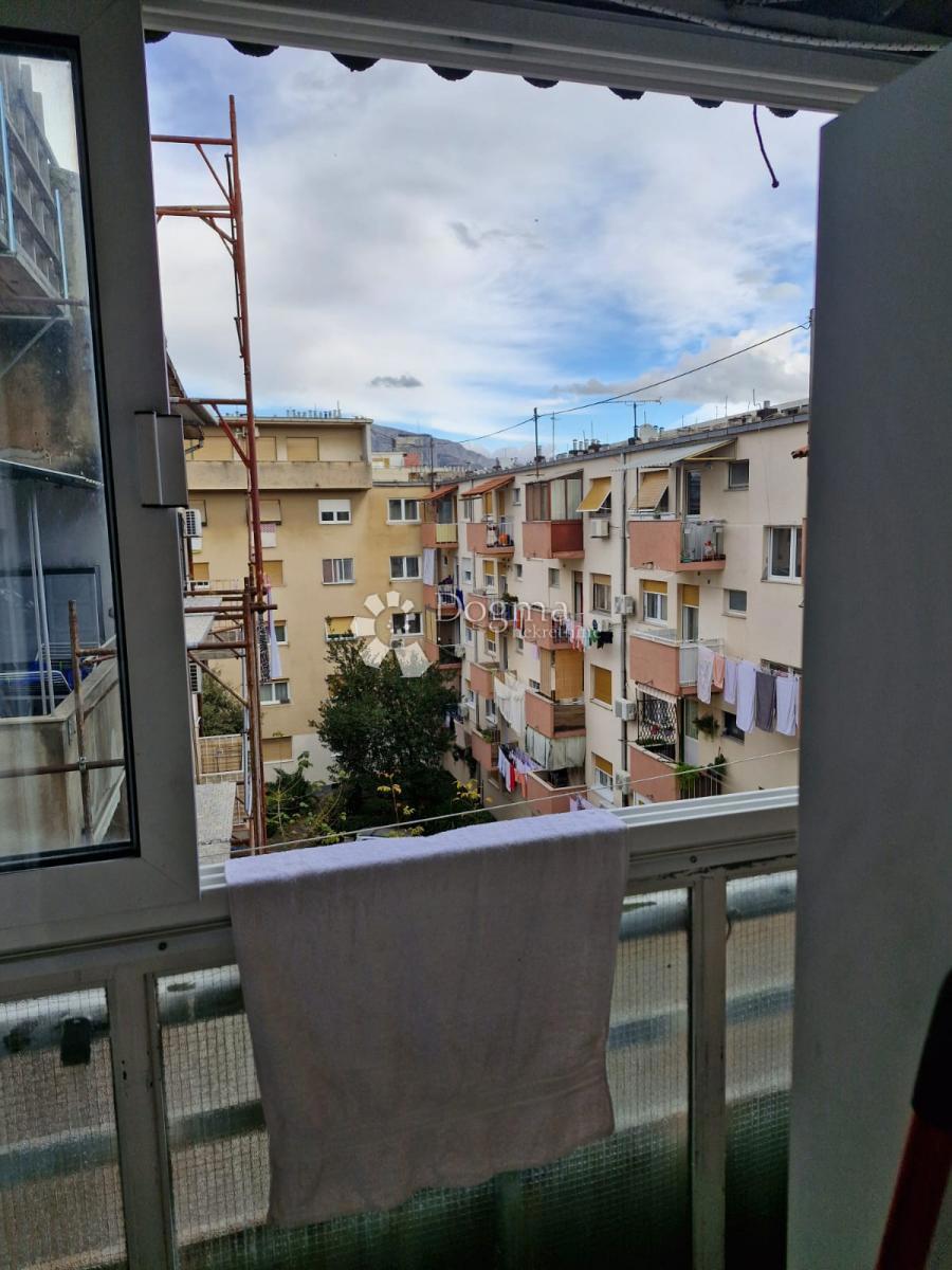 Flat For rent - SPLITSKO-DALMATINSKA SPLIT