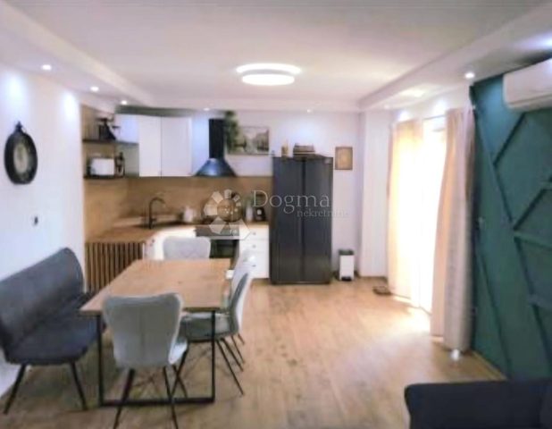 Appartement à vendre 89 m² – Dugi Rat