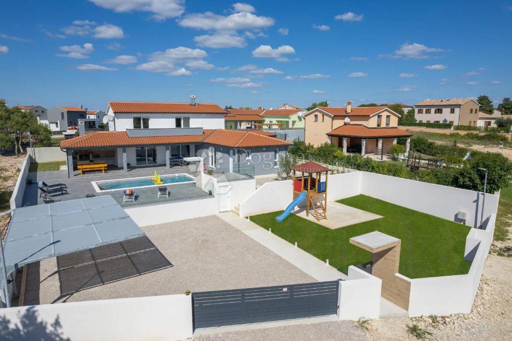 Haus Zu verkaufen - ISTARSKA SVETVINČENAT
