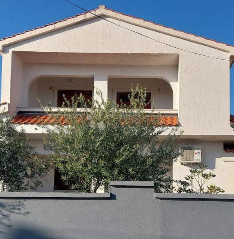 Dům na prodej 320 m² – Sveti Filip I Jakov