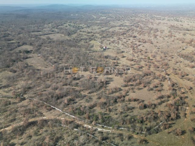 Zemljište na prodaju 20742 m² – Svetvinčenat
