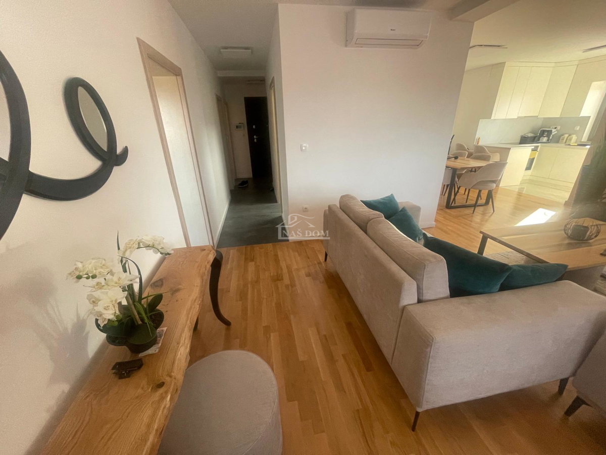 Flat For sale - ŠIBENSKO-KNINSKA VODICE