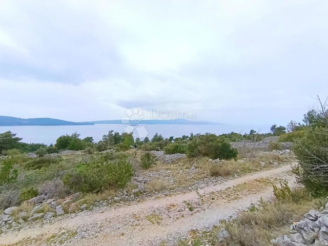 Land for sale 9168 m² – Brač