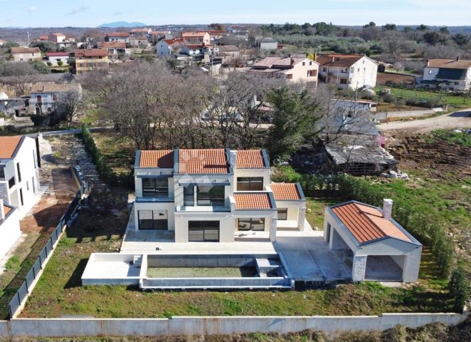 Maison à vendre 300 m² – Poreč