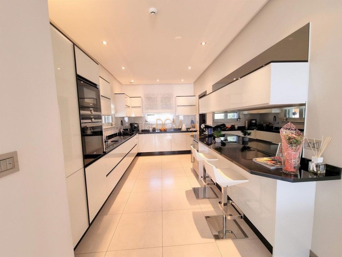 House For sale - ISTARSKA MEDULIN