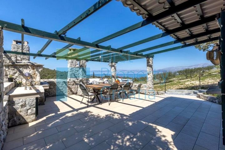Kuća na prodaju 147 m² – Brač