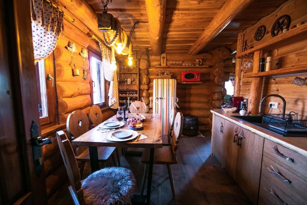 Haus Zu verkaufen - PRIMORSKO-GORANSKA RAVNA GORA
