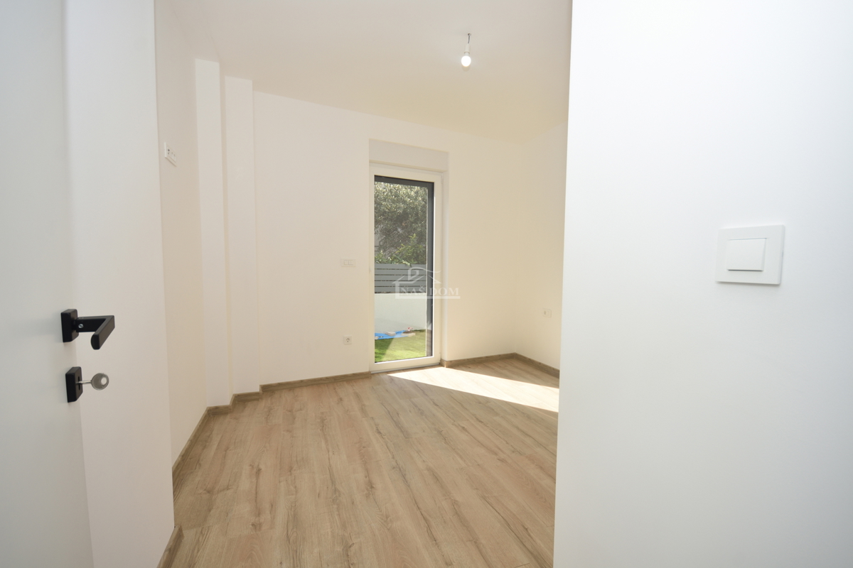 Haus Zu verkaufen - ŠIBENSKO-KNINSKA ŠIBENIK