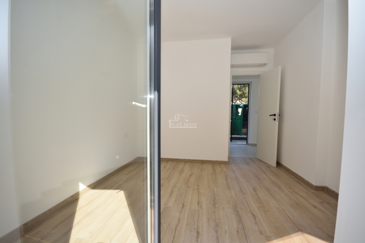 Haus Zu verkaufen - ŠIBENSKO-KNINSKA ŠIBENIK
