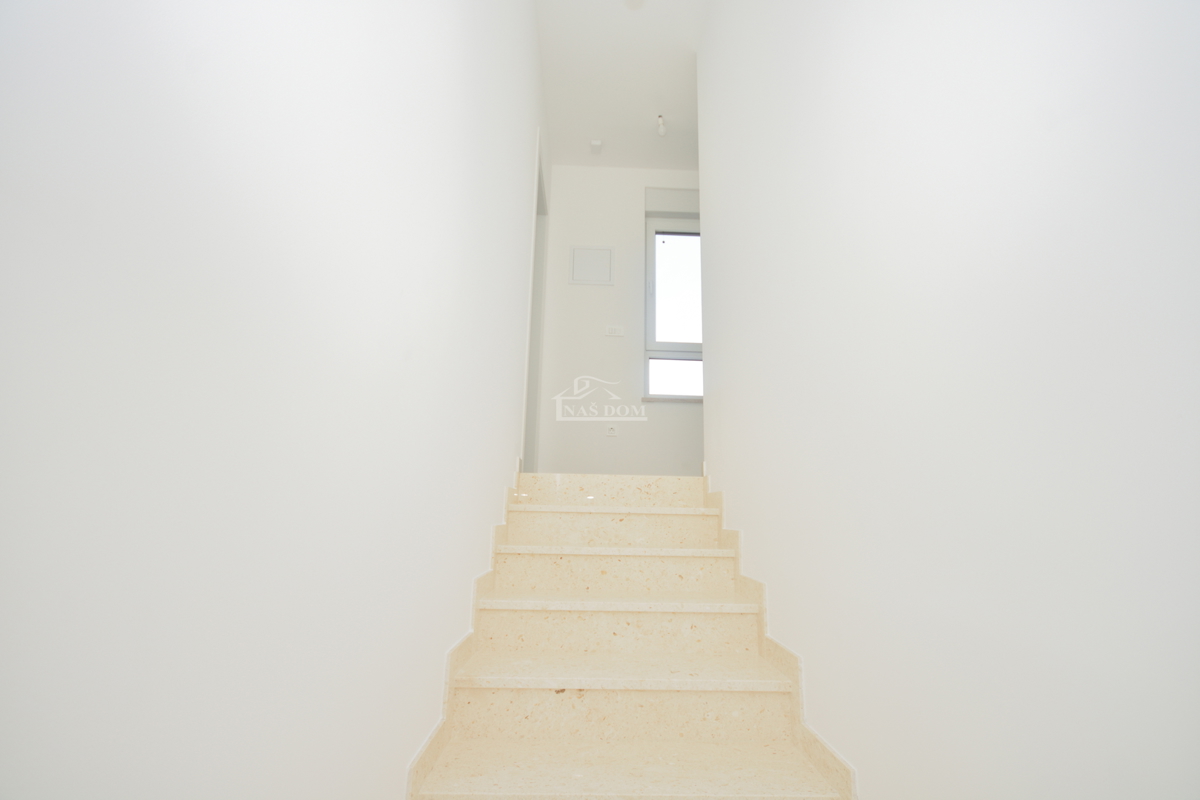 Haus Zu verkaufen - ŠIBENSKO-KNINSKA ŠIBENIK
