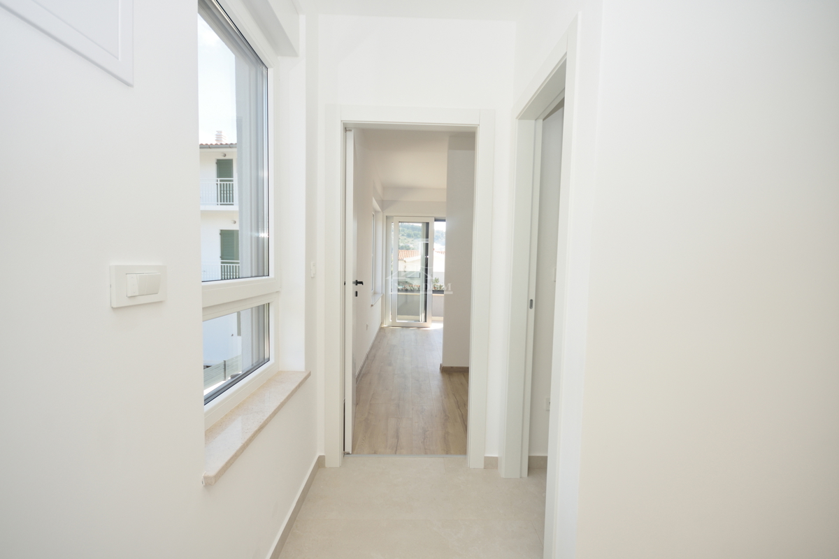 Haus Zu verkaufen - ŠIBENSKO-KNINSKA ŠIBENIK