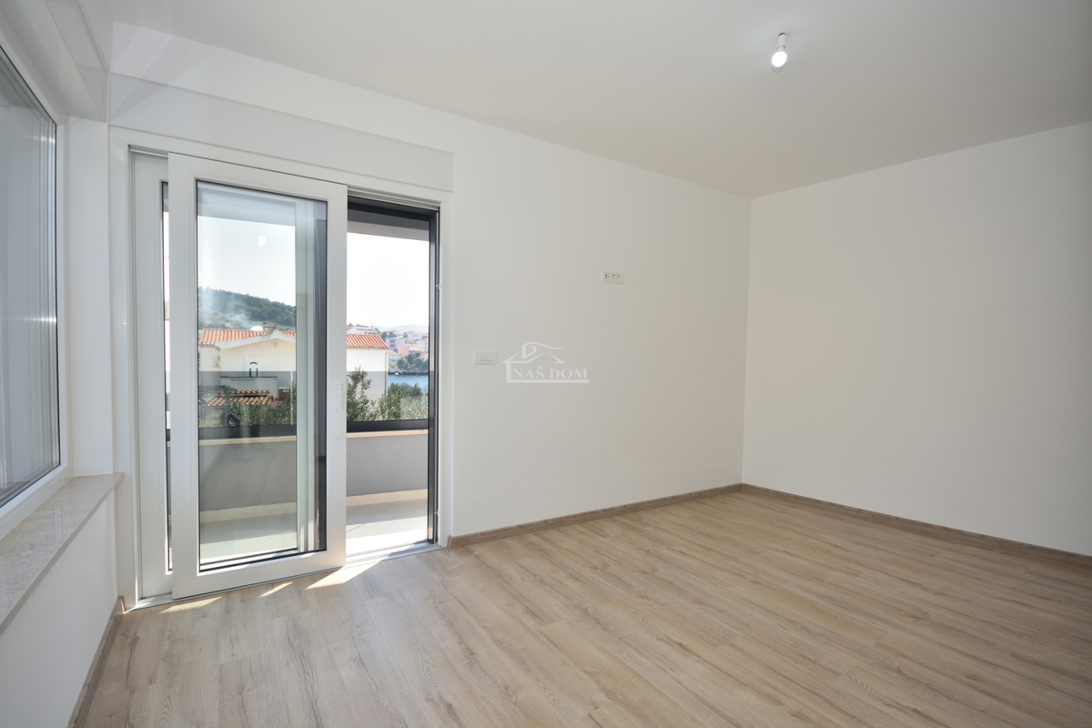 Haus Zu verkaufen - ŠIBENSKO-KNINSKA ŠIBENIK
