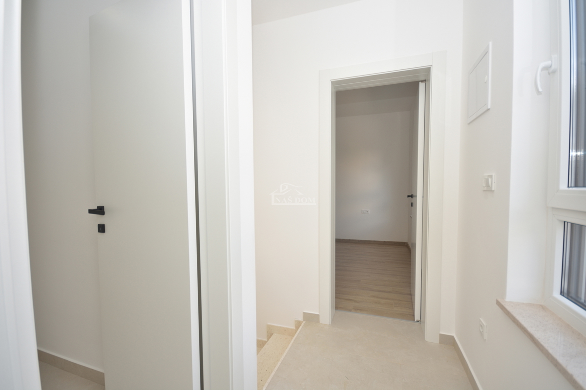Haus Zu verkaufen - ŠIBENSKO-KNINSKA ŠIBENIK
