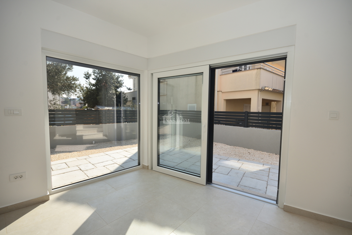 Haus Zu verkaufen - ŠIBENSKO-KNINSKA ŠIBENIK