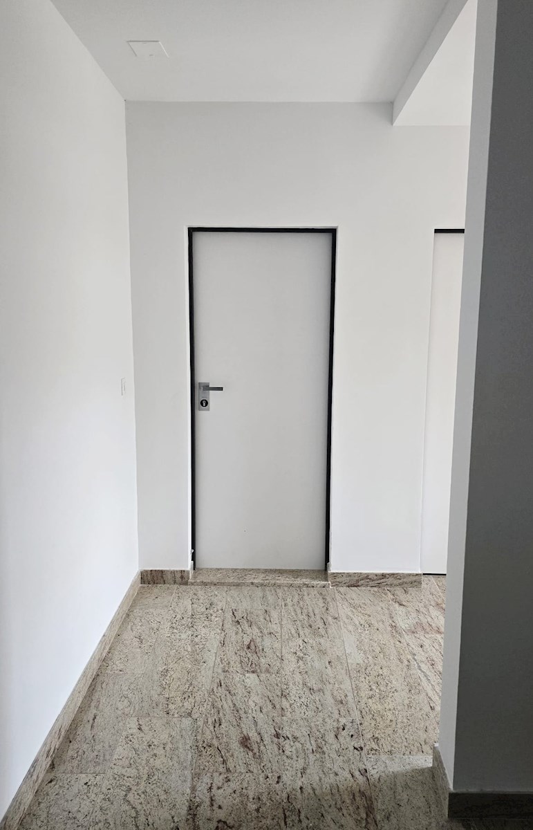 Apartma Za najem - SPLITSKO-DALMATINSKA PODSTRANA