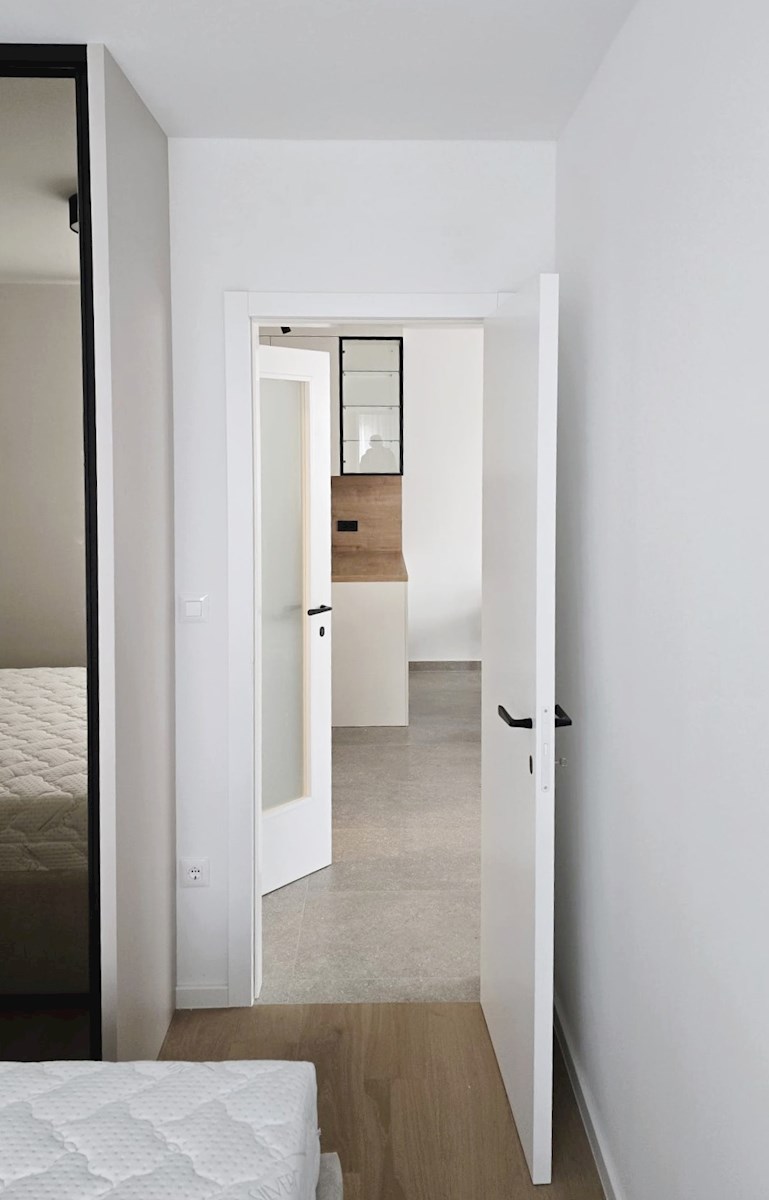 Apartma Za najem - SPLITSKO-DALMATINSKA PODSTRANA