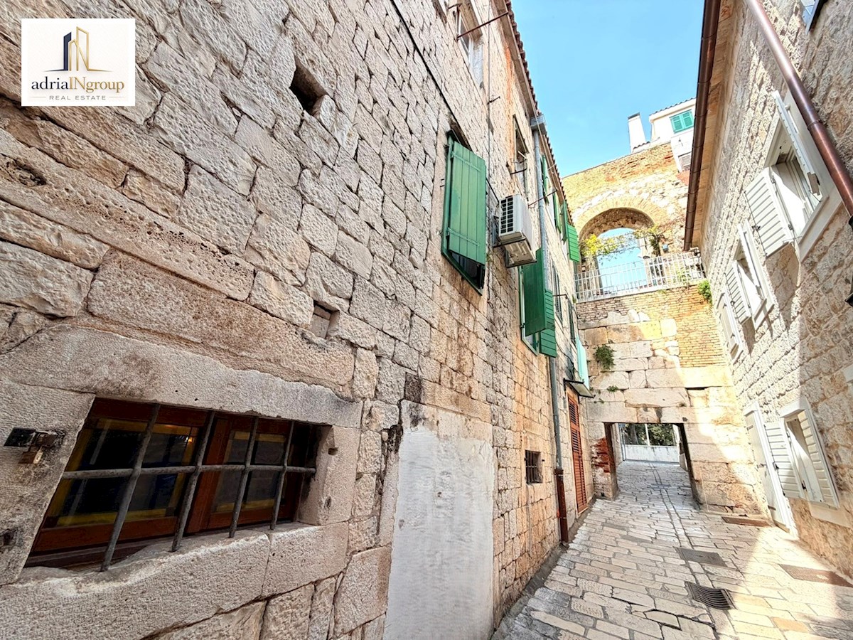 Flat For sale - SPLITSKO-DALMATINSKA SPLIT