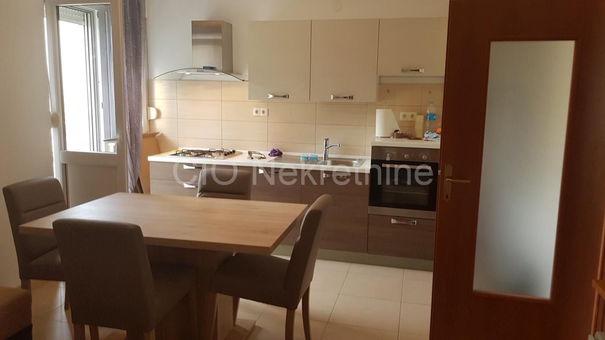 Flat For rent - SPLITSKO-DALMATINSKA SPLIT
