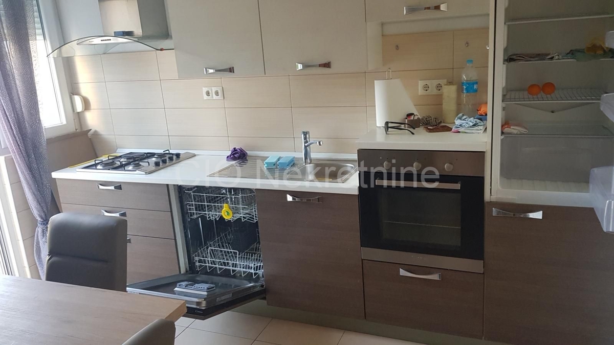 Flat For rent - SPLITSKO-DALMATINSKA SPLIT