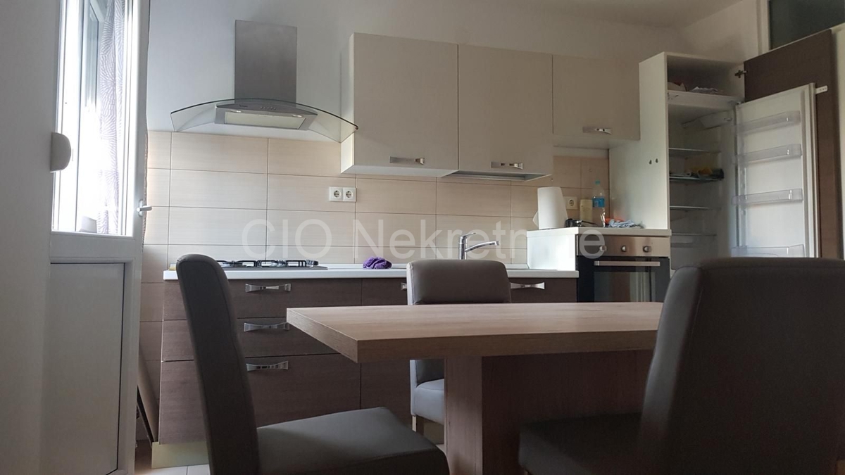 Flat For rent - SPLITSKO-DALMATINSKA SPLIT